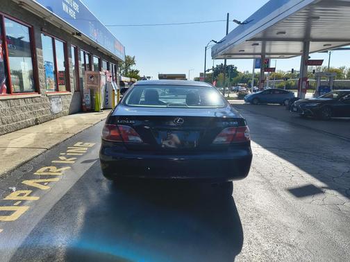 2004 Lexus ES 330 Base