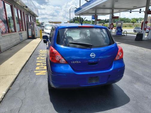 2010 Nissan Versa 1.8 S