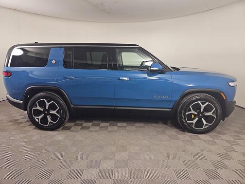 2023 Rivian R1S Adventure