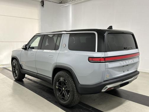 2023 Rivian R1S Launch Edition