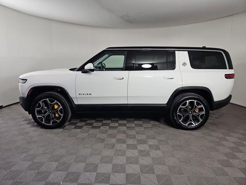 2023 Rivian R1S Adventure