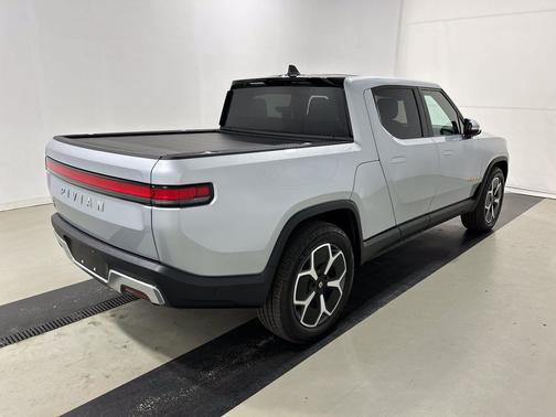 LA Silver 2024 Rivian R1T Adventure Quad Motor Large Pack