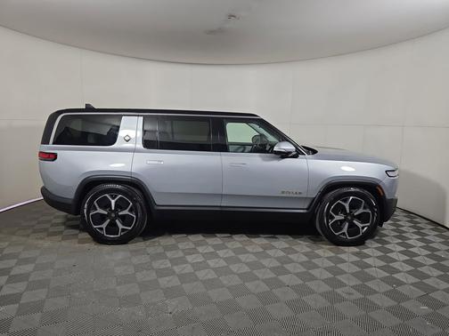 2023 Rivian R1S Adventure