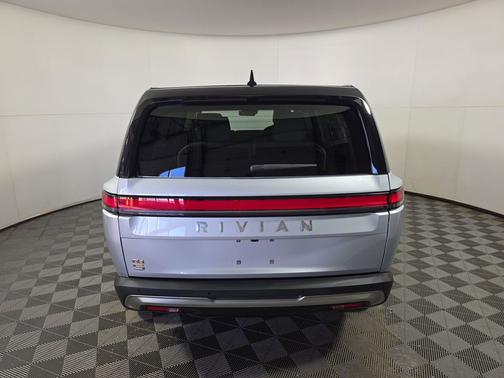 2023 Rivian R1S Adventure