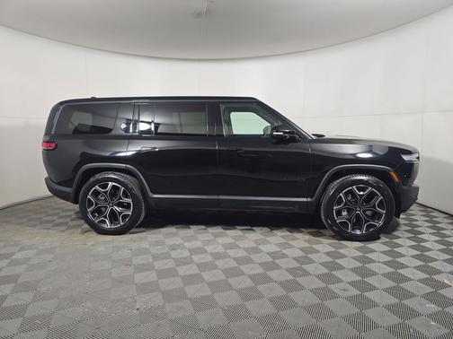 2025 Rivian R1S Adventure trim