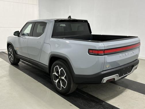 2022 Rivian R1T Adventure
