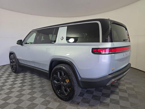 2023 Rivian R1S Adventure