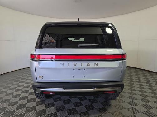 2023 Rivian R1S Adventure