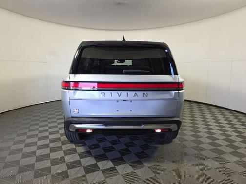 2023 Rivian R1S Adventure