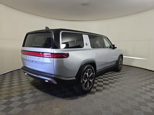 2023 Rivian R1S Adventure