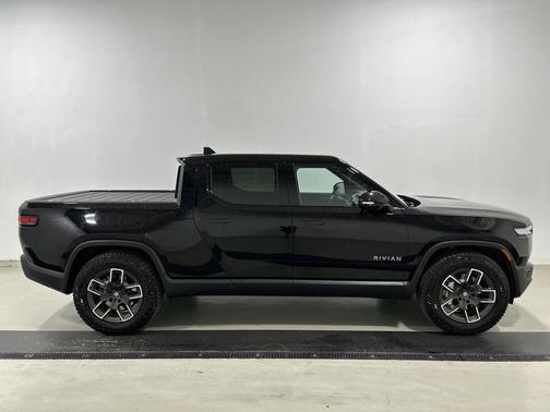 Midnight paint 2025 Rivian R1T Adventure trim