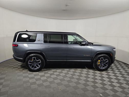 2023 Rivian R1S Adventure