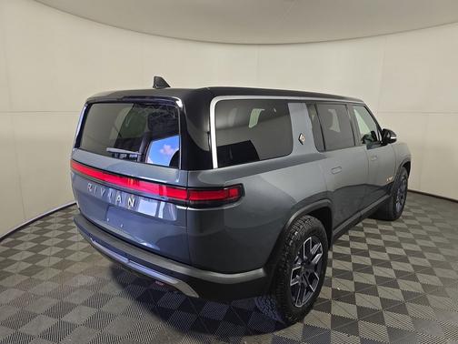 2023 Rivian R1S Adventure