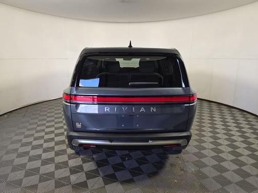 2023 Rivian R1S Adventure