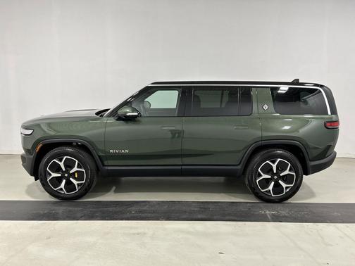 2023 Rivian R1S Adventure