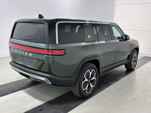 2023 Rivian R1S Adventure