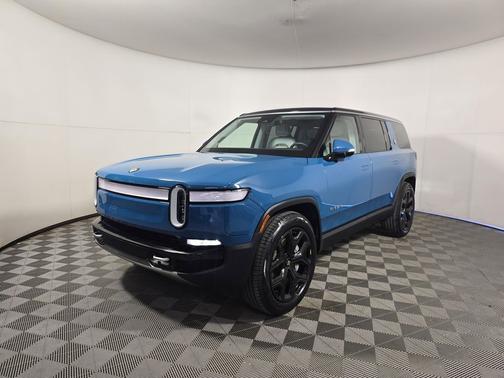 2024 Rivian R1S Adventure Package