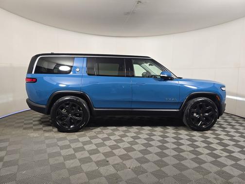 2024 Rivian R1S Adventure Package