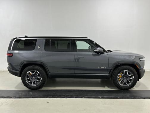 2023 Rivian R1S Adventure