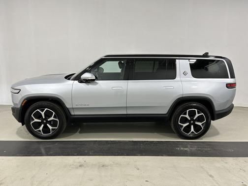 LA Silver 2024 Rivian R1S Adventure Package