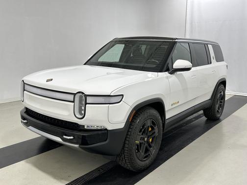 2023 Rivian R1S Adventure