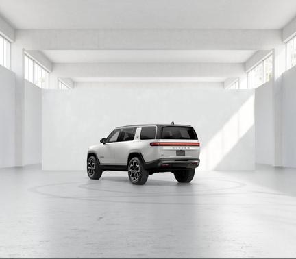 Glacier White paint 2026 Rivian R1S Performance Dual Motor Max Pack