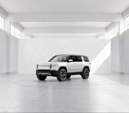 Glacier White paint 2026 Rivian R1S Performance Dual Motor Max Pack