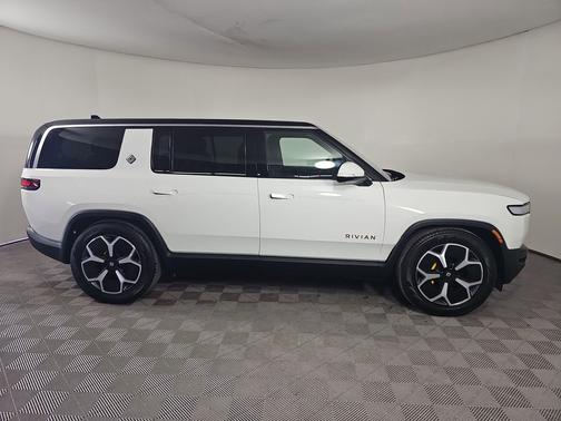2023 Rivian R1S Adventure