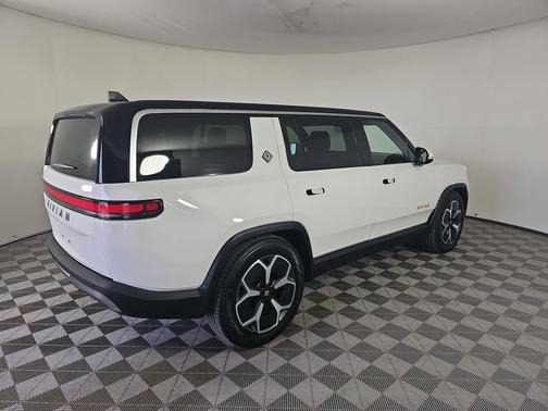 2023 Rivian R1S Adventure