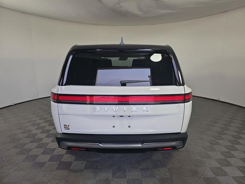 2023 Rivian R1S Adventure