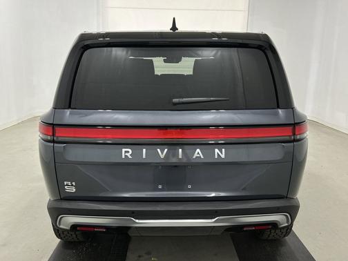 El Cap Granite 2024 Rivian R1S Adventure Package