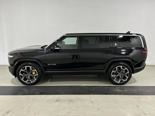 Midnight 2023 Rivian R1S Adventure