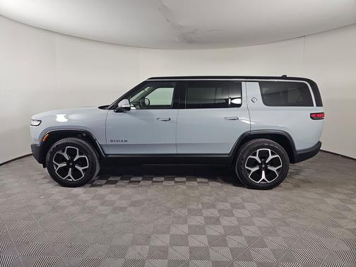 2024 Rivian R1S Adventure Package