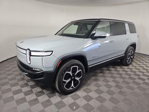 2024 Rivian R1S Adventure Package