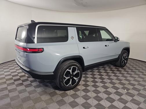 2024 Rivian R1S Adventure Package