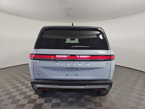 2024 Rivian R1S Adventure Package