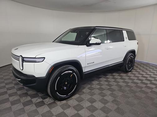2025 Rivian R1S Adventure trim
