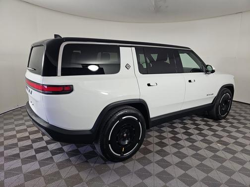 2025 Rivian R1S Adventure trim