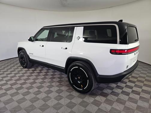 2025 Rivian R1S Adventure trim