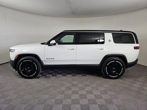 2025 Rivian R1S Adventure trim