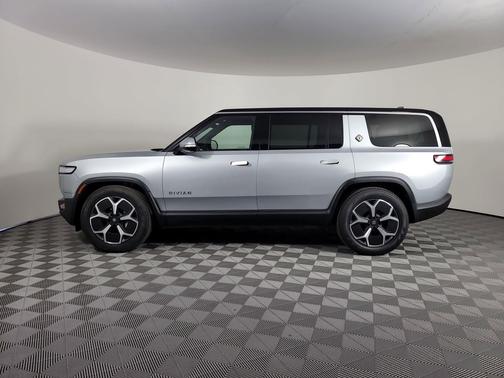 2024 Rivian R1S Adventure Package