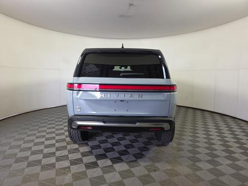 2024 Rivian R1S Adventure Package