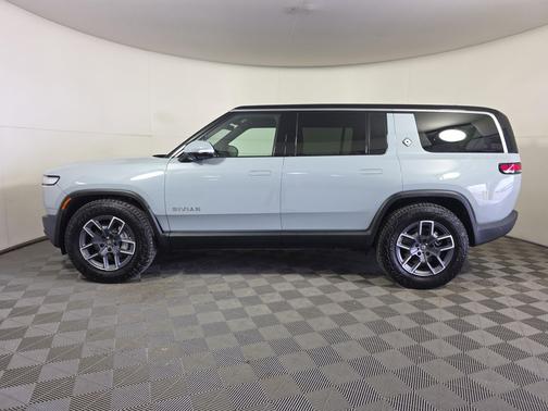 2024 Rivian R1S Adventure Package