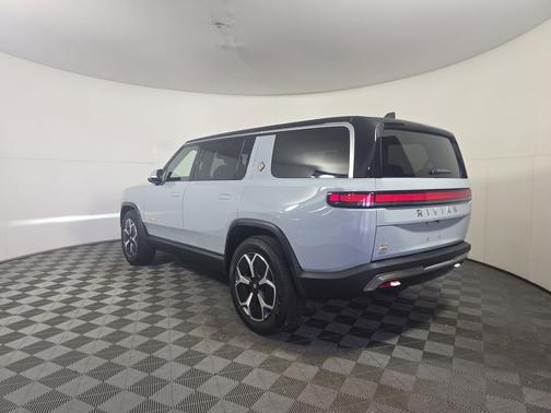 2023 Rivian R1S Adventure