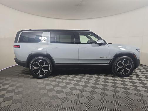 2023 Rivian R1S Adventure