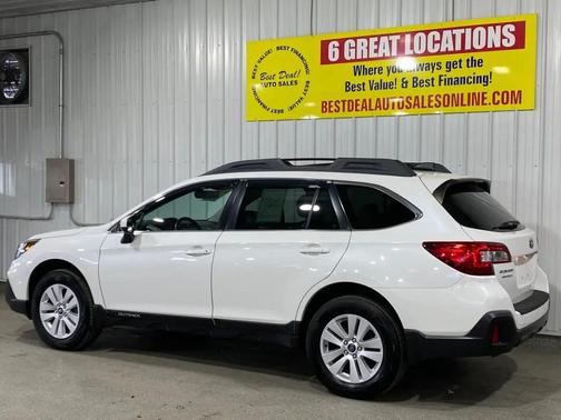 Crystal White Pearl 2018 Subaru Outback 2.5i Premium