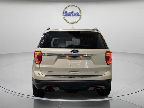 Tan 2018 Ford Explorer XLT