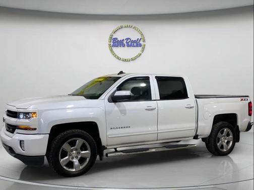 White 2018 Chevrolet Silverado 1500 2LT