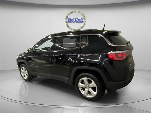 Diamond Black Crystal Pearlcoat 2019 Jeep Compass Latitude
