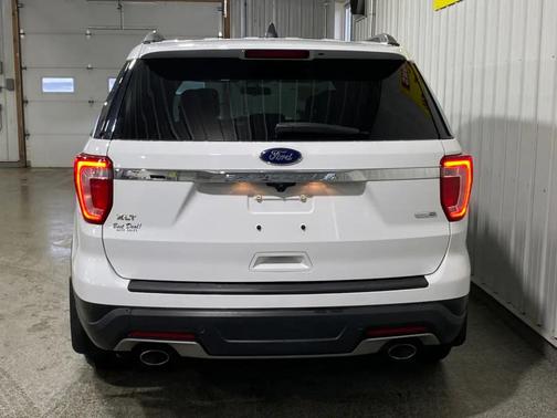 Oxford White 2018 Ford Explorer XLT